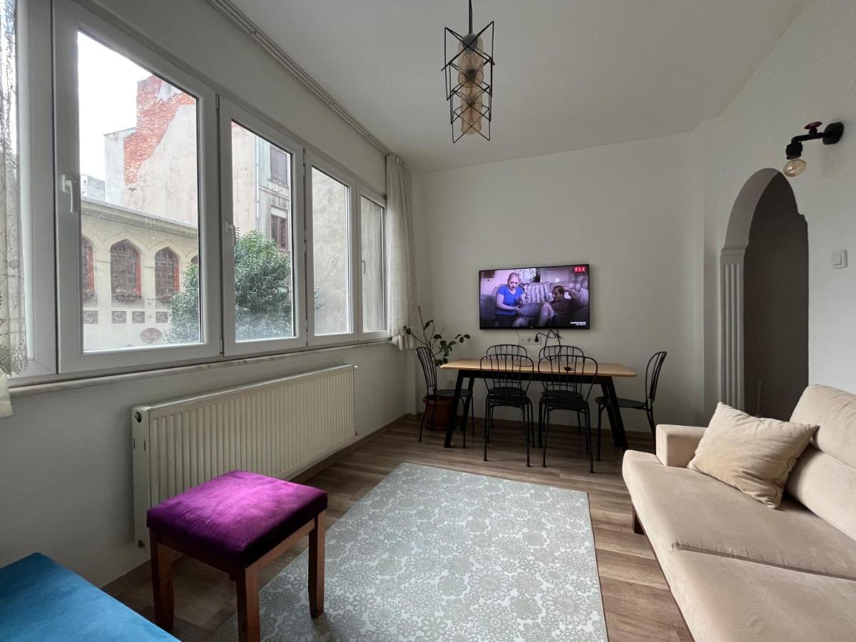 Centrally Located, 2+1 House In Taksim, Cihangir Istambul Exterior foto