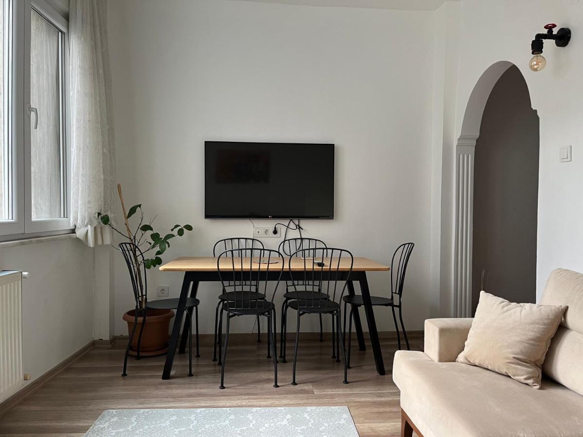 Centrally Located, 2+1 House In Taksim, Cihangir Istambul Exterior foto