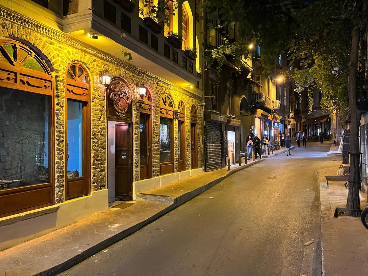 Centrally Located, 2+1 House In Taksim, Cihangir Istambul Exterior foto