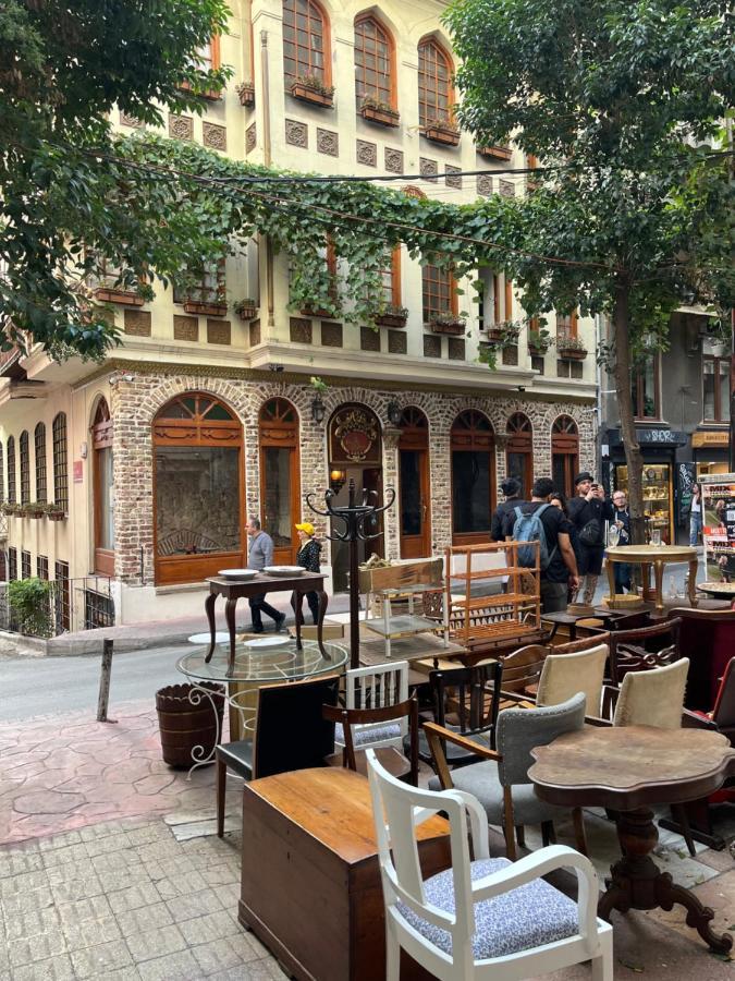 Centrally Located, 2+1 House In Taksim, Cihangir Istambul Exterior foto
