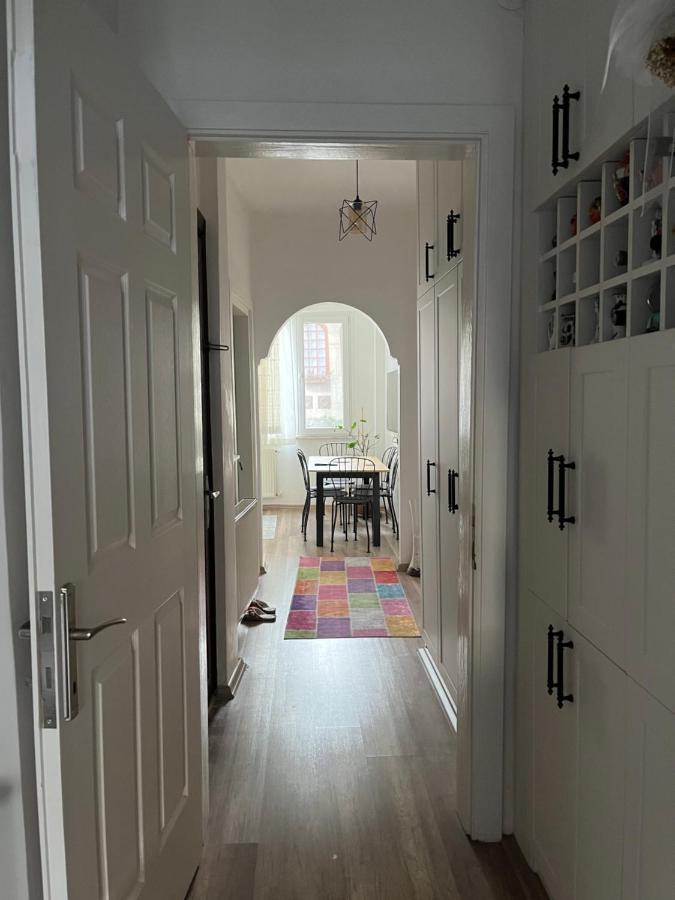Centrally Located, 2+1 House In Taksim, Cihangir Istambul Exterior foto