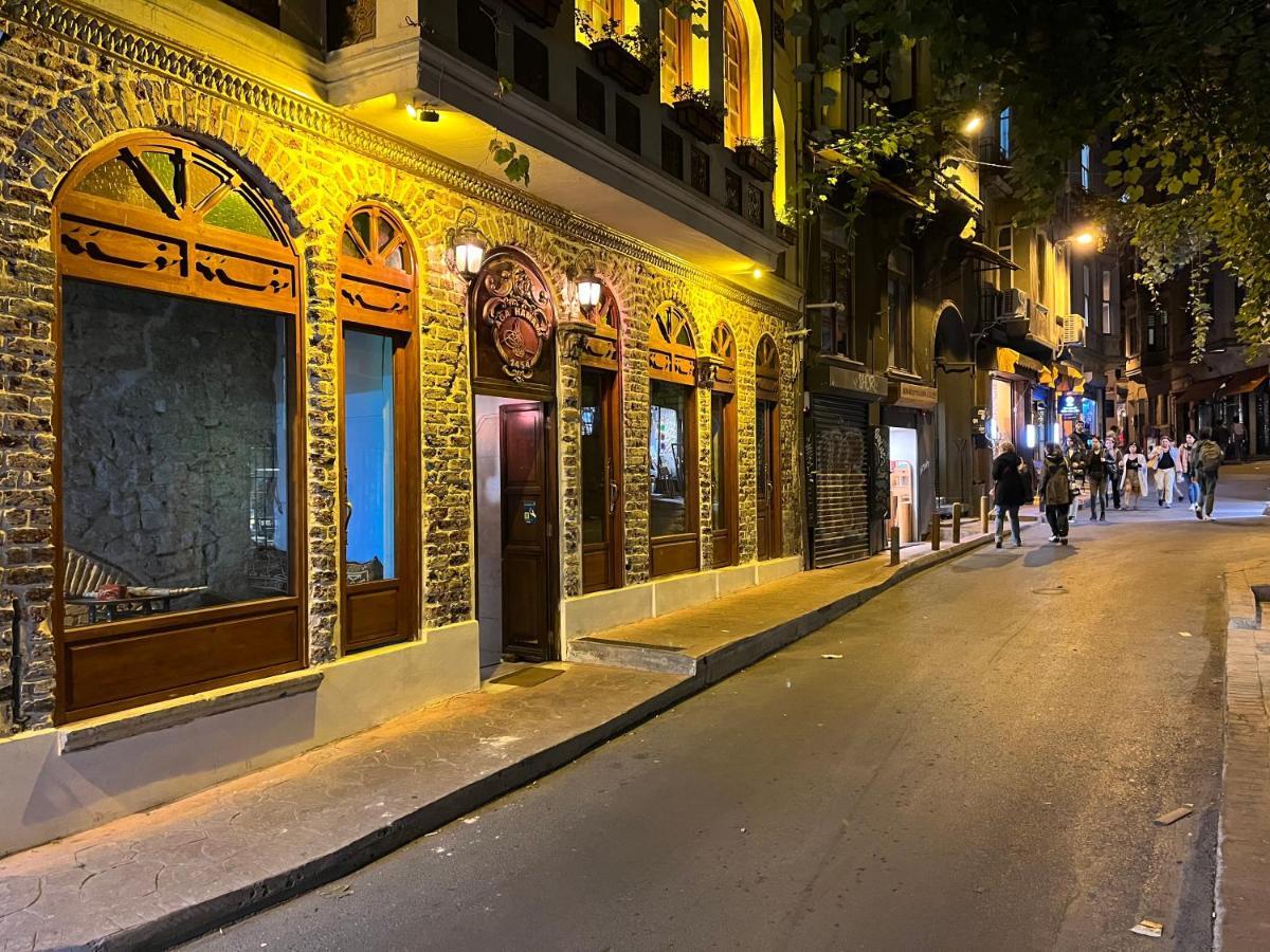 Centrally Located, 2+1 House In Taksim, Cihangir Istambul Exterior foto