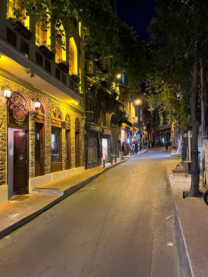 Centrally Located, 2+1 House In Taksim, Cihangir Istambul Exterior foto
