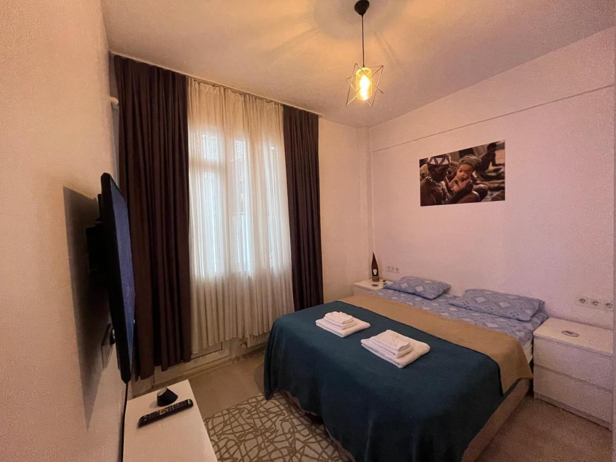 Centrally Located, 2+1 House In Taksim, Cihangir Istambul Exterior foto