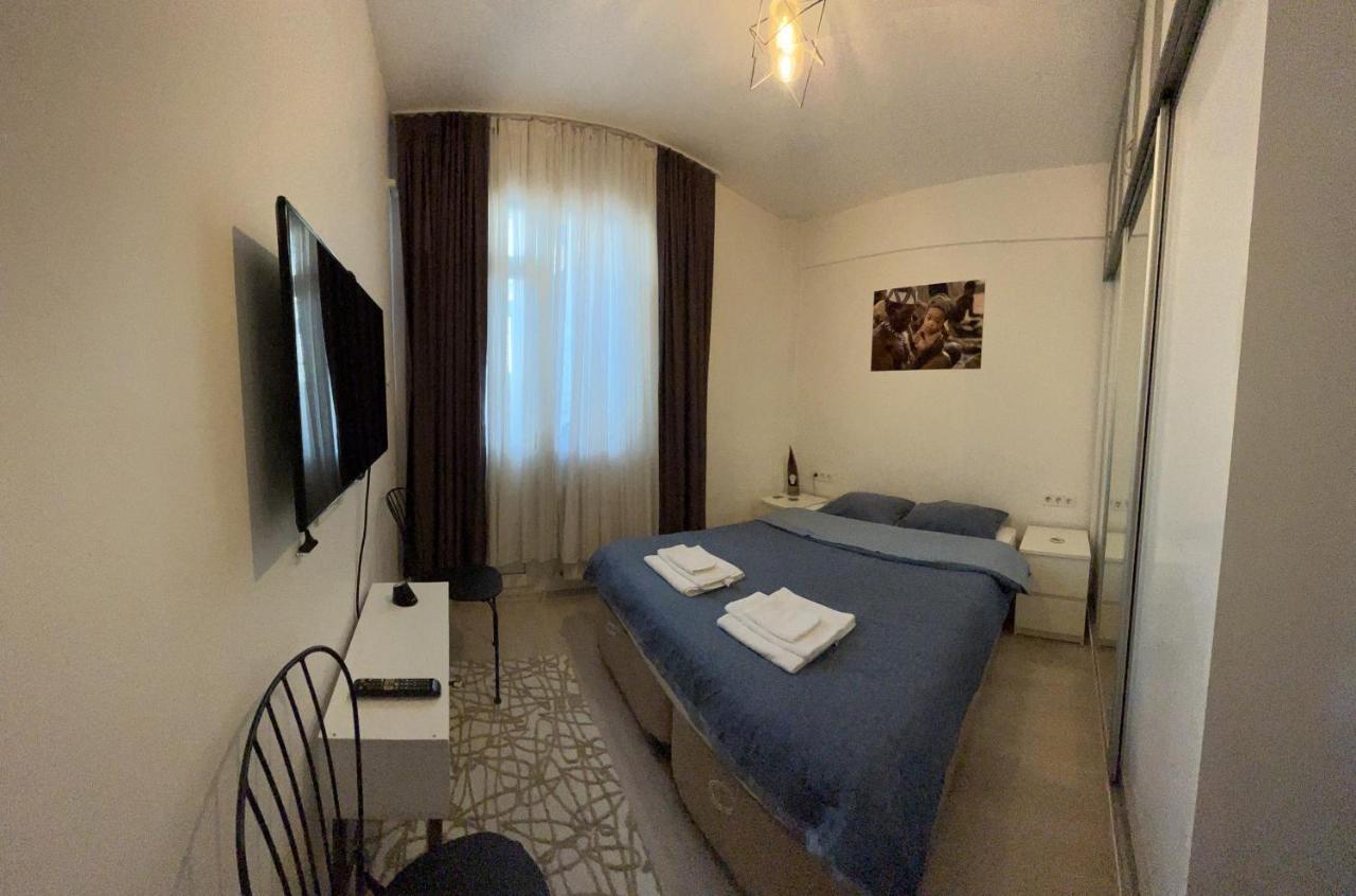 Centrally Located, 2+1 House In Taksim, Cihangir Istambul Exterior foto