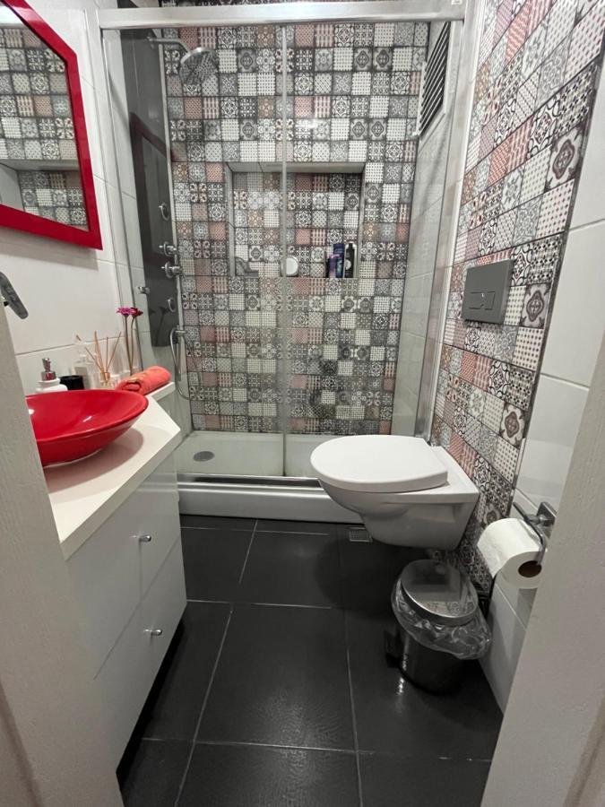 Centrally Located, 2+1 House In Taksim, Cihangir Istambul Exterior foto