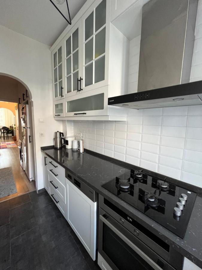Centrally Located, 2+1 House In Taksim, Cihangir Istambul Exterior foto