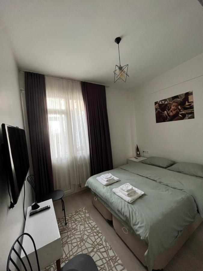 Centrally Located, 2+1 House In Taksim, Cihangir Istambul Exterior foto