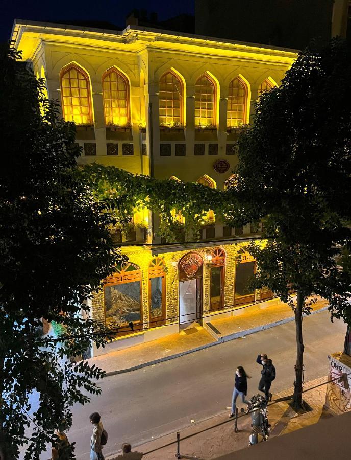 Centrally Located, 2+1 House In Taksim, Cihangir Istambul Exterior foto