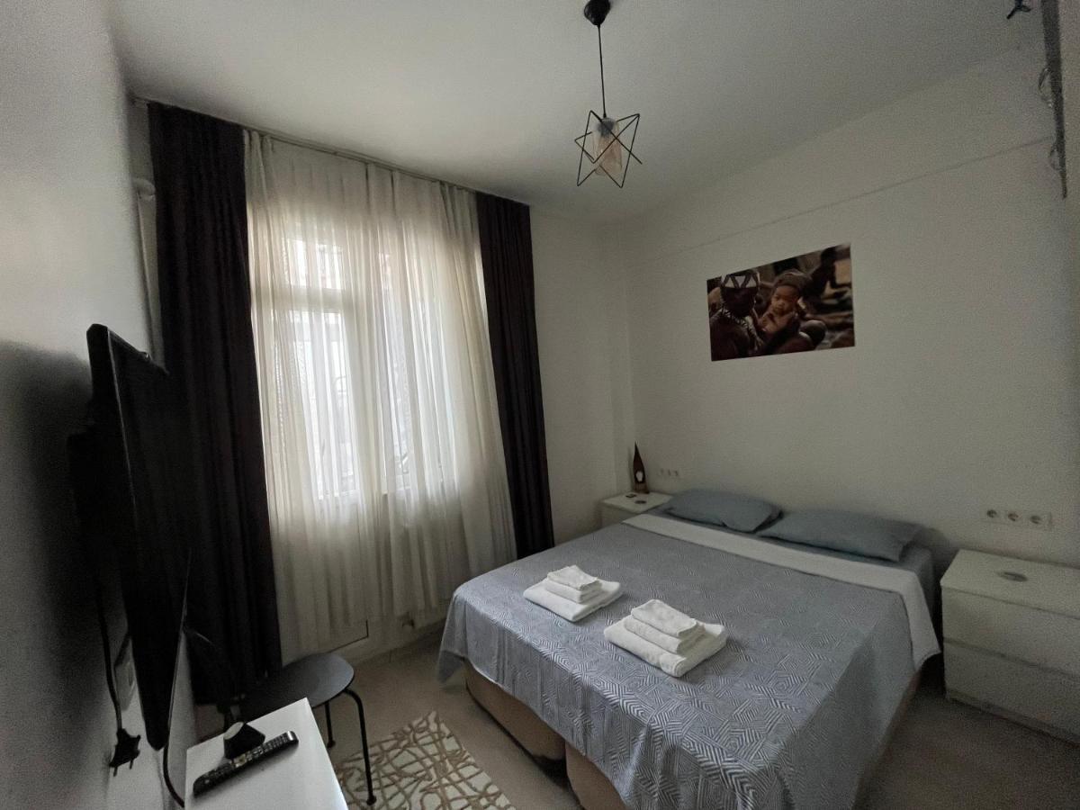 Centrally Located, 2+1 House In Taksim, Cihangir Istambul Exterior foto