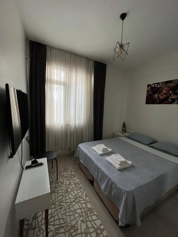 Centrally Located, 2+1 House In Taksim, Cihangir Istambul Exterior foto